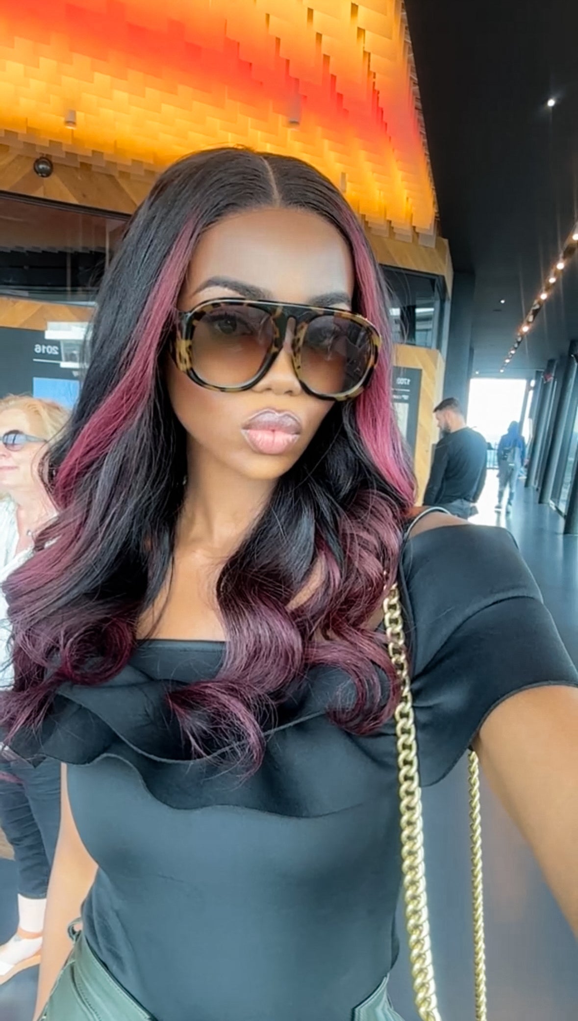 Raw Burgundy highlight wig